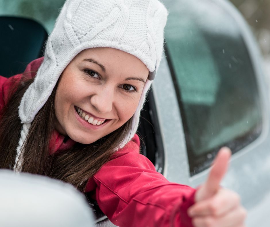 Mit tartsunk az autónkban télen?